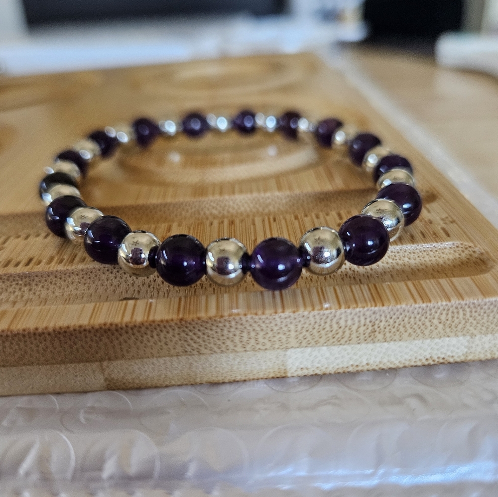 Amethyst & silver beaded stretch bracelet